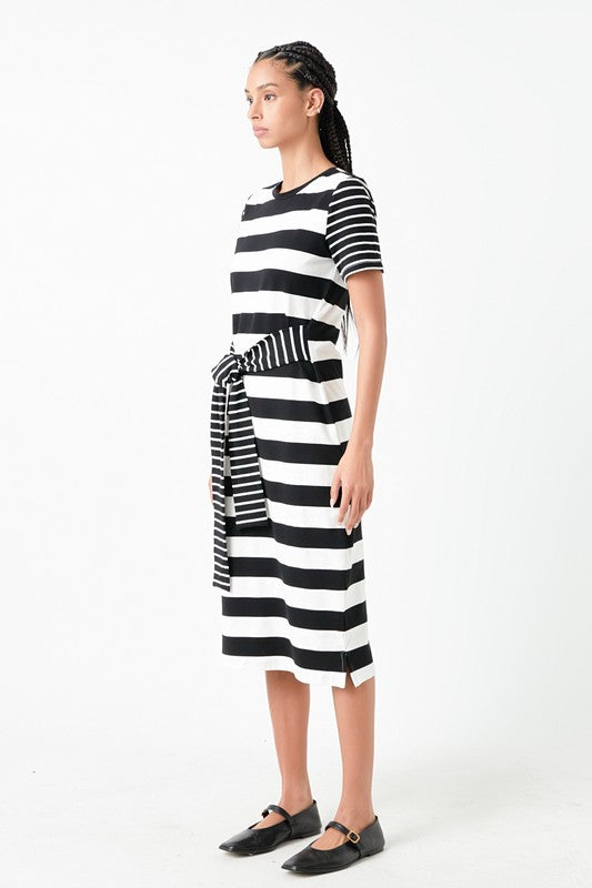 Contrast Stripe Knit Midi Dress (Navy, Black)