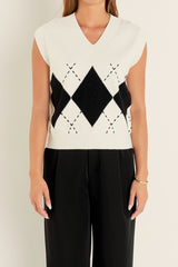 Ivory & Black Srgyle Pattern Sleeveless Pull-Over Vest